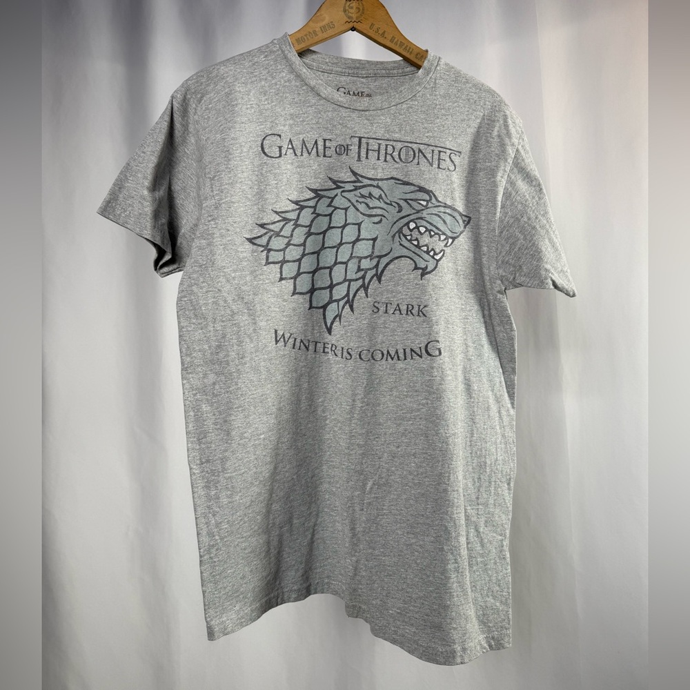 Game‎ of Thrones Stark Winter is Coming Short Sleeve T-Shirt in Gray Size Large